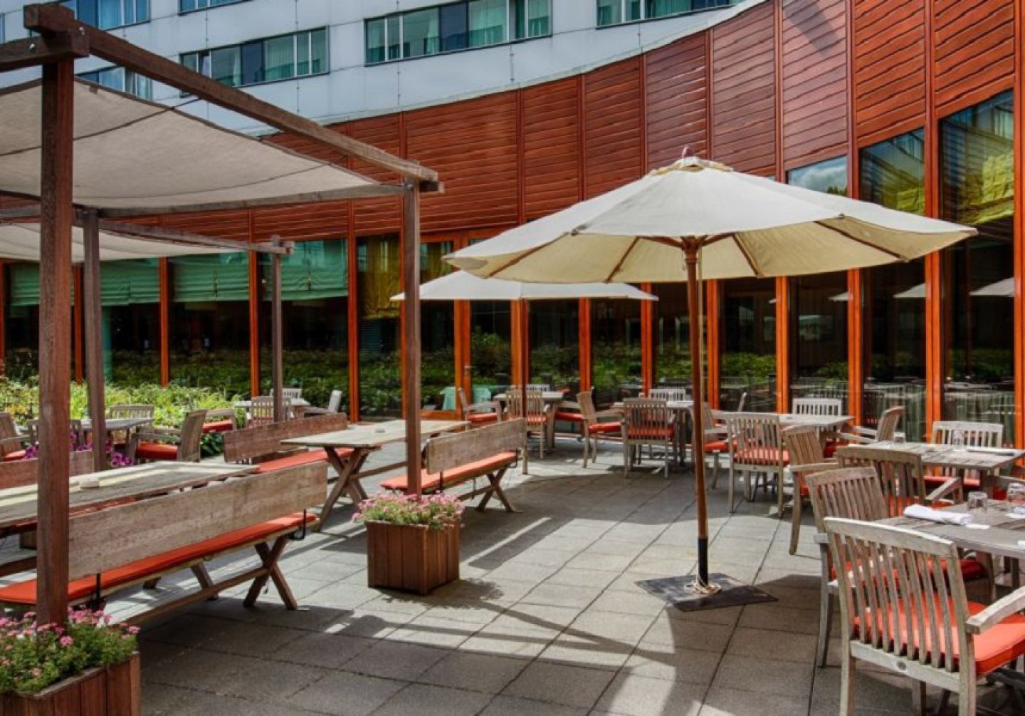 Steigenberger Airport Hotel Amsterdam - Terrace - MICE Service Group