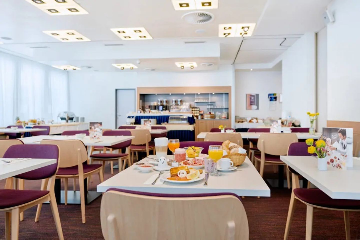<p>Sorell Hotel Ador - Frühstück - MICE Service Group</p>
<p> </p>
