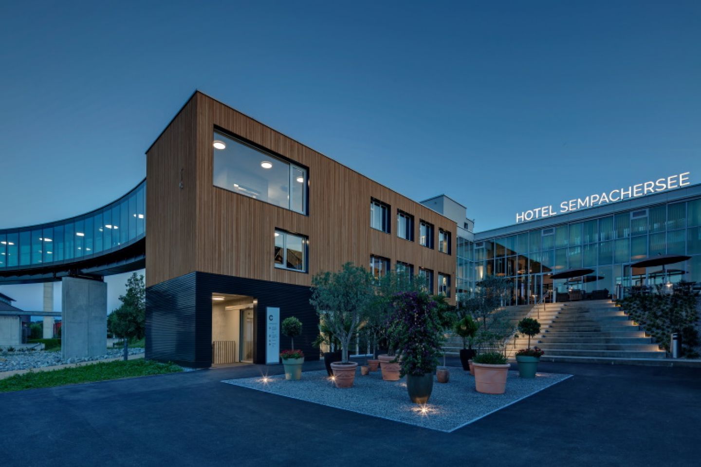 <p>Hotel & Conference Center Sempachersee - Aussenansicht - MICE Service Group</p>