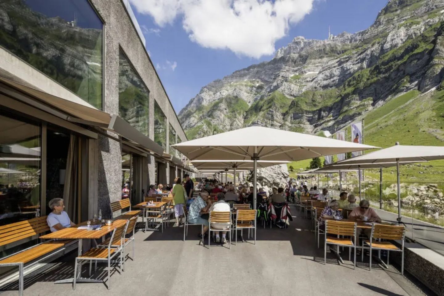 <p>Säntis – das Hotel - Terrasse - MICE Service Group</p>
<p> </p>