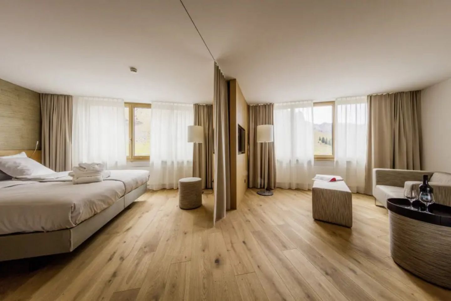 <p>Säntis – das Hotel - Zimmer - MICE Service Group</p>
<p> </p>